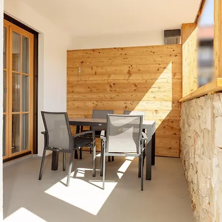 Hassmann Apartment *